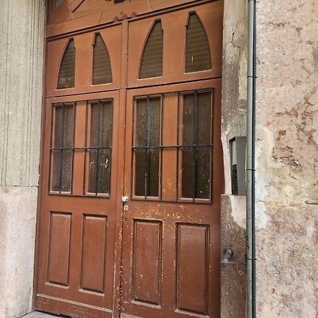 Smart Studio In The Heart Of Будапеща Екстериор снимка
