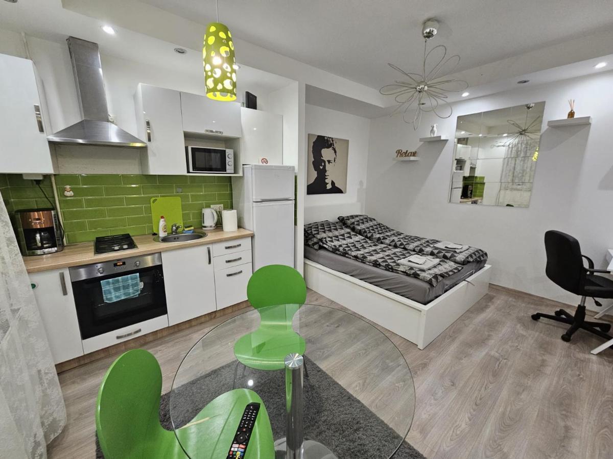Smart Studio In The Heart Of Будапеща Екстериор снимка