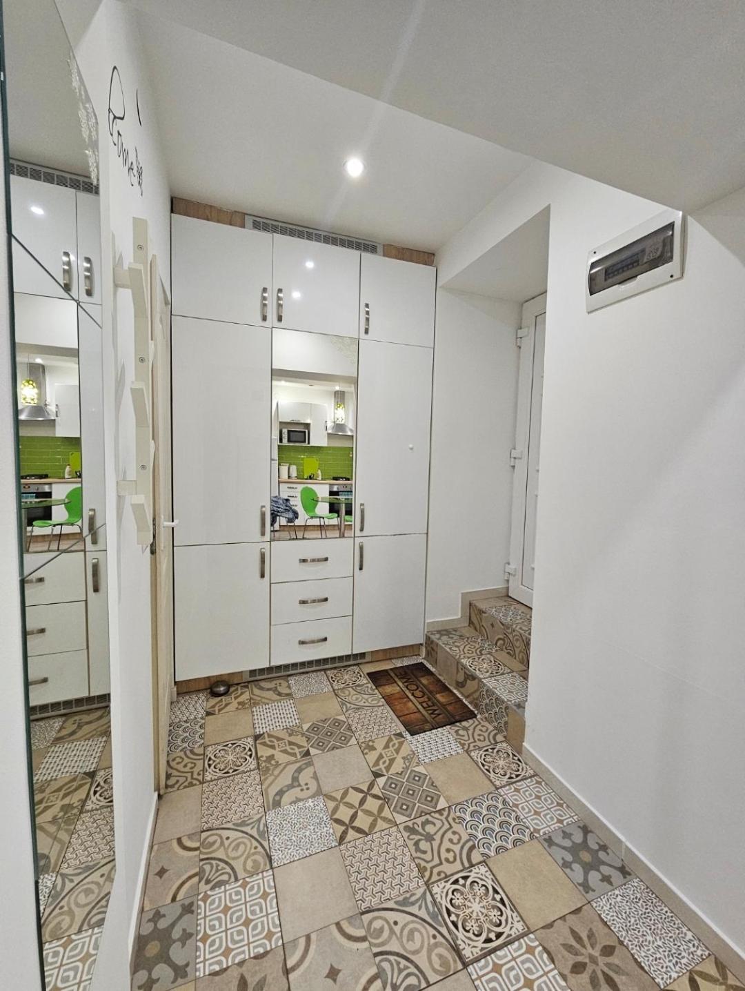 Smart Studio In The Heart Of Будапеща Екстериор снимка